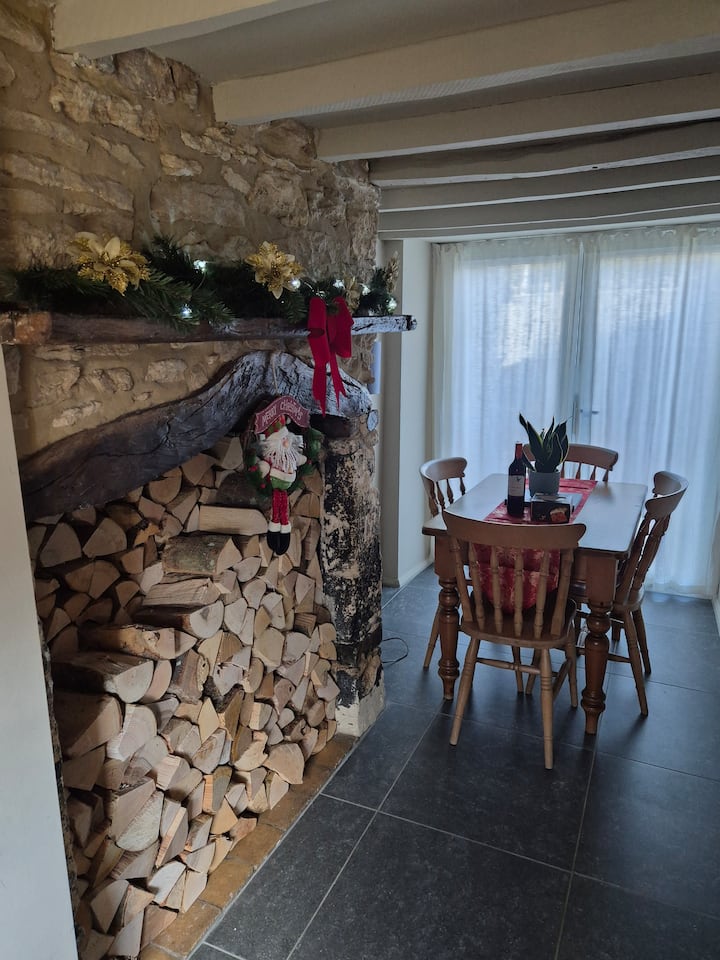 Clematis Cottage photograph 14