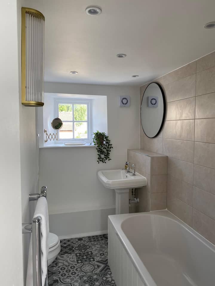 Clematis Cottage photograph 27