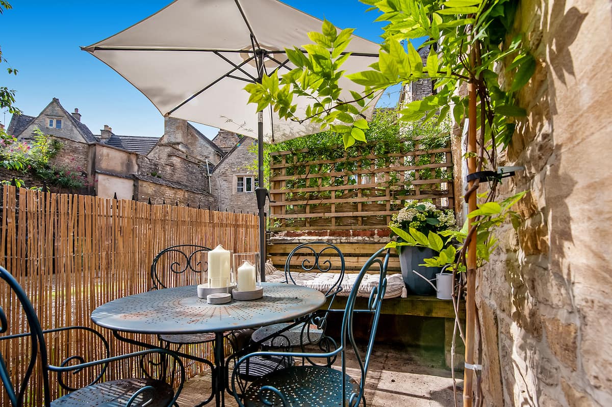 Private courtyard with outdoor table